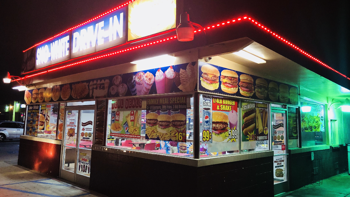 Sno-White Drive In